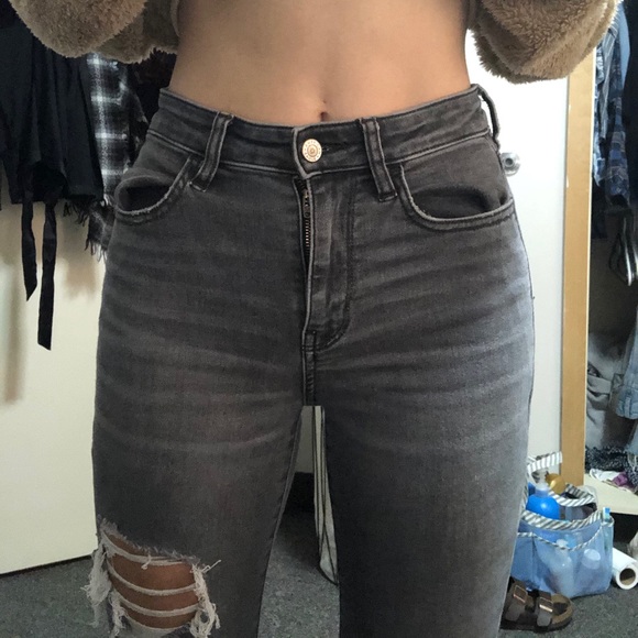 American Eagle Grey Ripped Jeggings - Picture 2 of 3